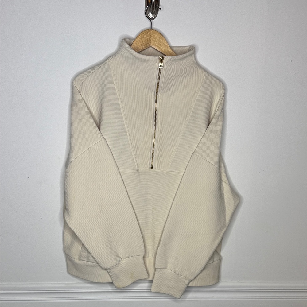 Varley Women’s Cream Half-Zip Sweatshirt.  XL.
